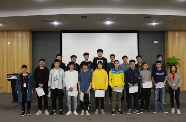 1557212705807688.jpg 配图5 云和数据Java、PHP、HTML5三大专业集体毕业典礼.jpg